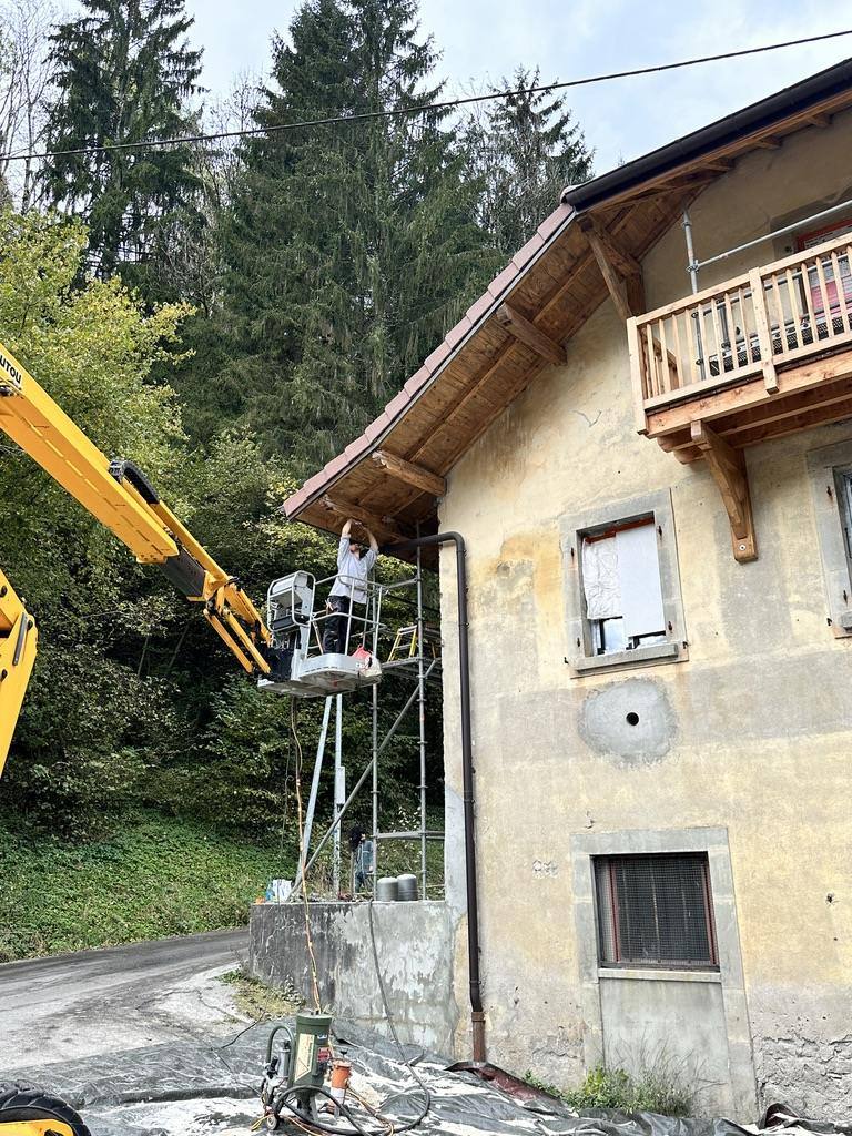Restoring the eaves